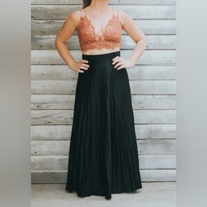 Vintage Sears black pleated high-waisted skirt, size S
